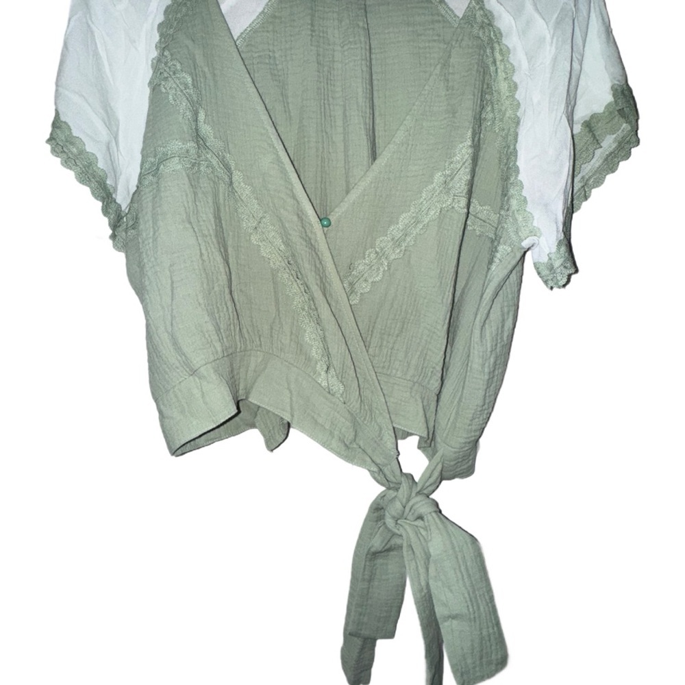 POL Cropped Green & White Wrap Blouse with Lace Trim